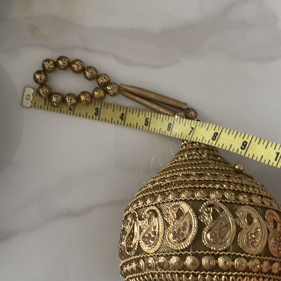 One of a Kind ball shaped purse - Picture 10 of 12